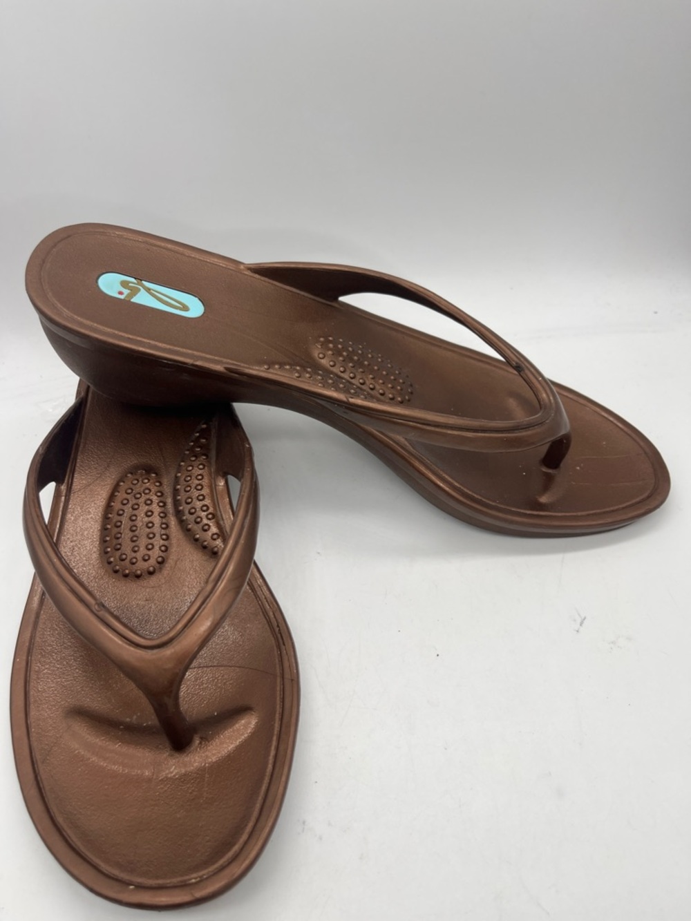 OKA­­·B Women's Thong Sandals Comfort Shoes SHINY BROWN Sz M
